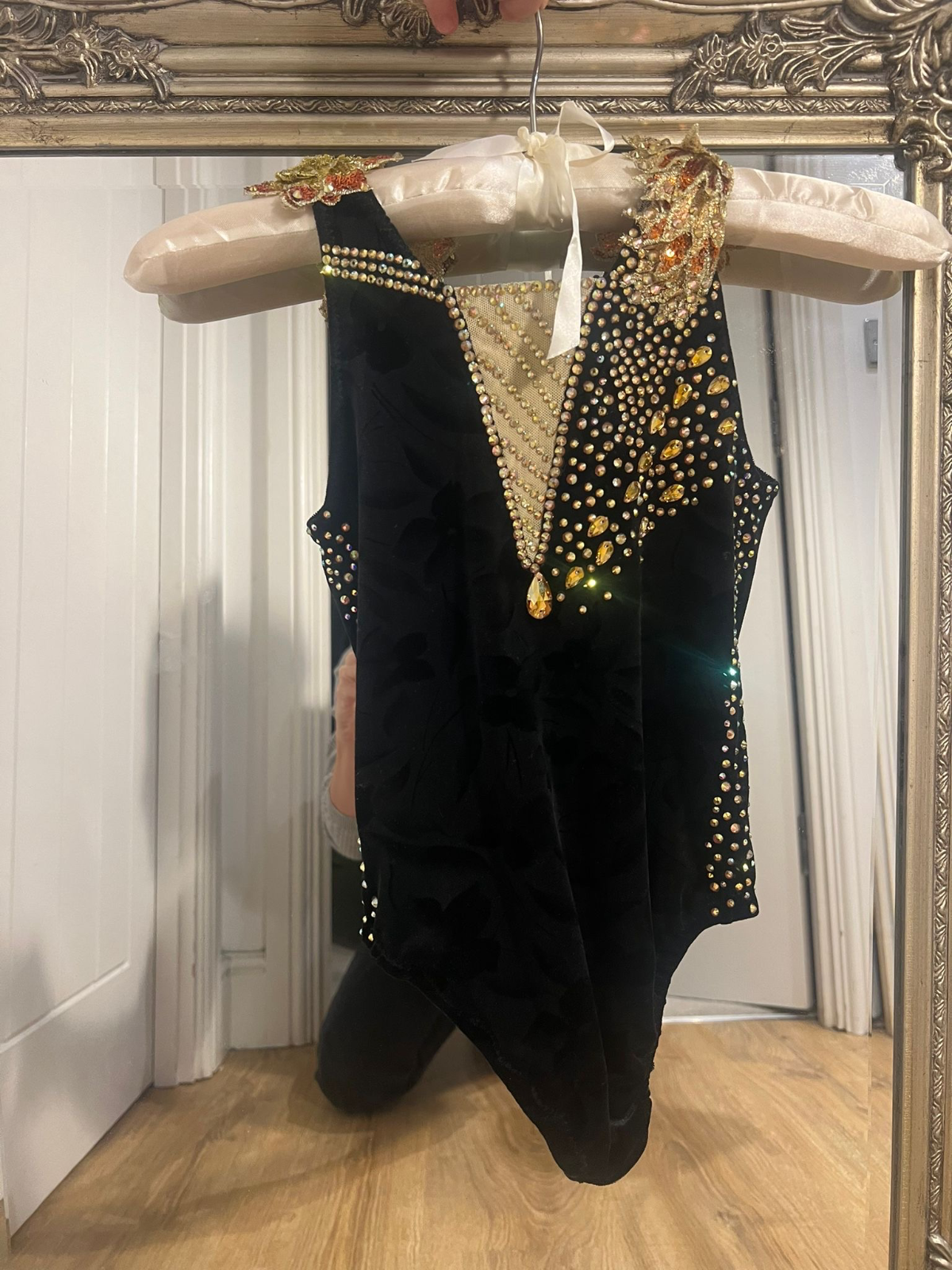 Black and gold leotard for gymnastics — photo 3