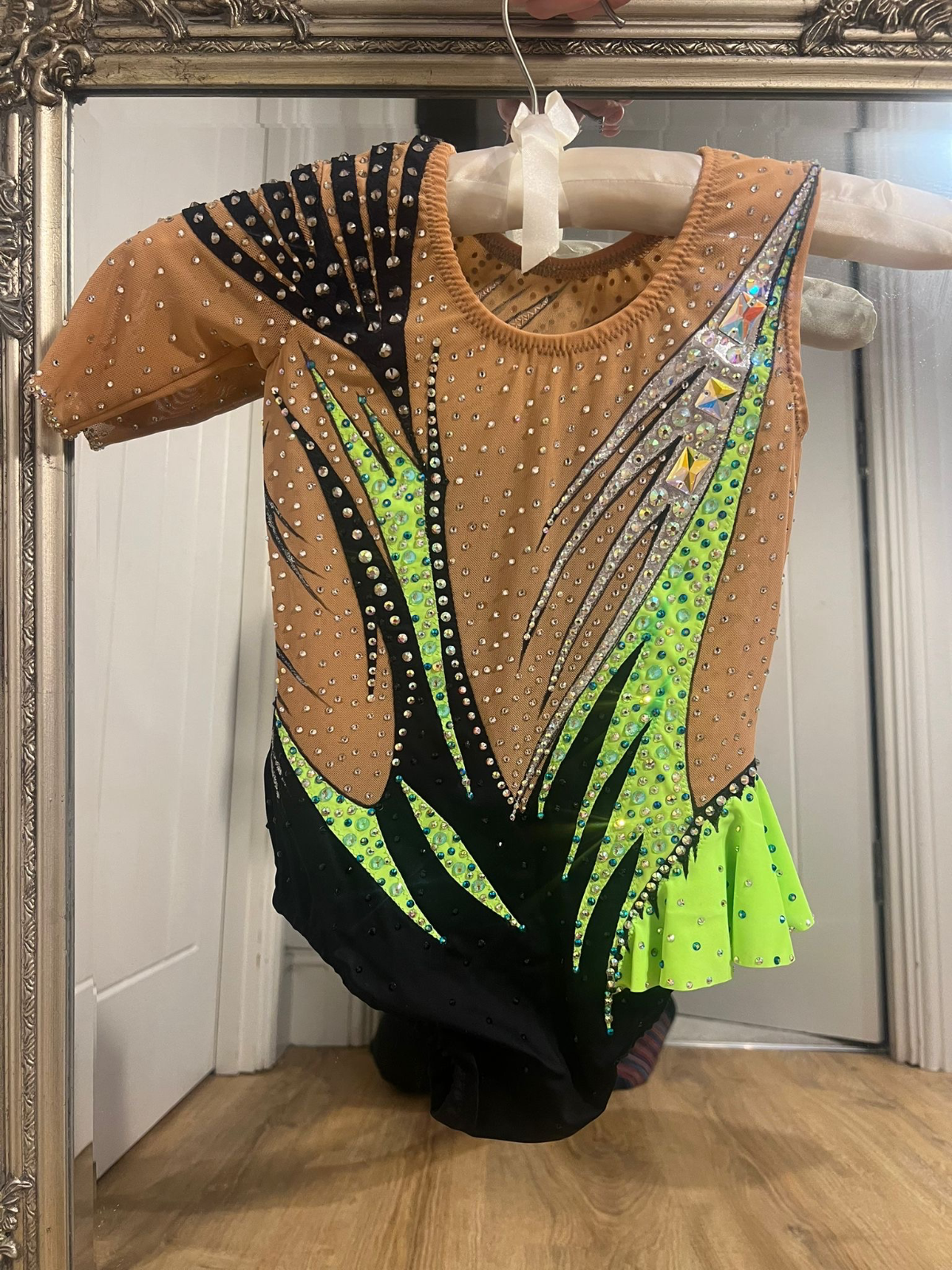 Black and green leotard for gymnastics — photo 4