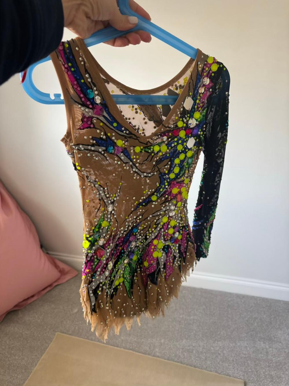 Beautiful leotard, age 7-9 — photo 4